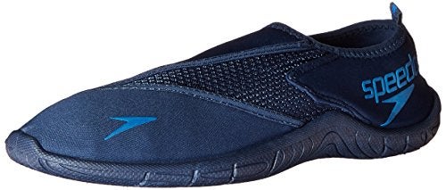 Top 10 Best Beach Shoes For Men & Women - [2021 Reviews]