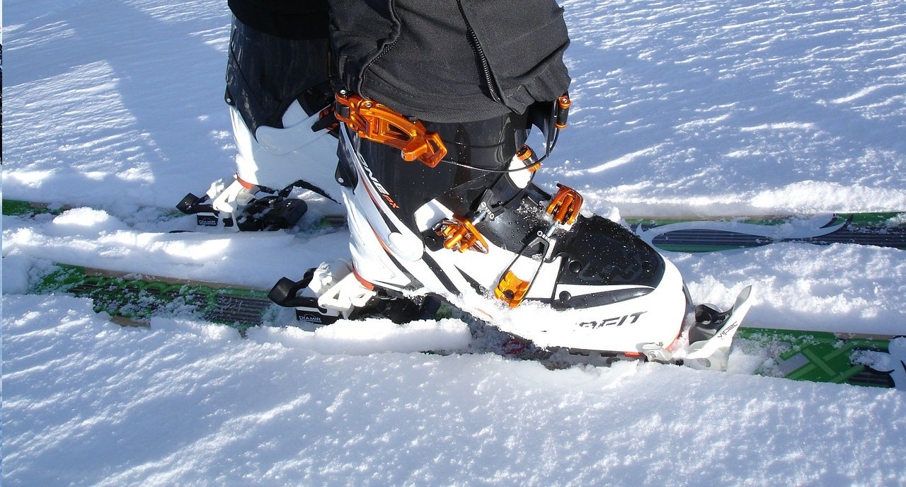 how-to-break-in-new-ski-boots-outside-pursuits